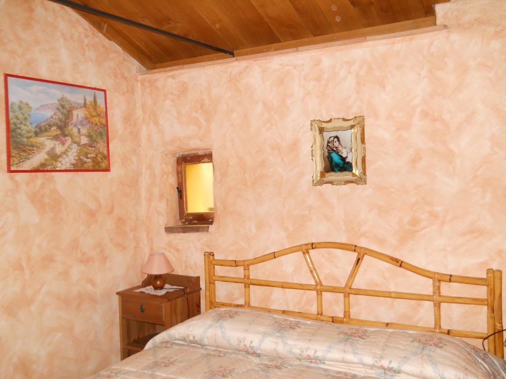 Lo Scoiattolo Villa Ventimiglia Oda fotoğraf